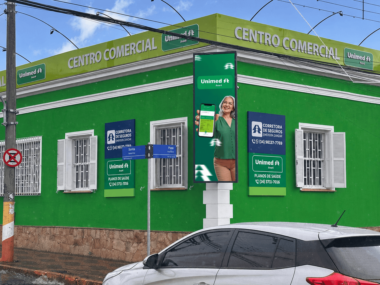 Painel de LED Market da AllDoor instalado na fachada de um estabelecimento