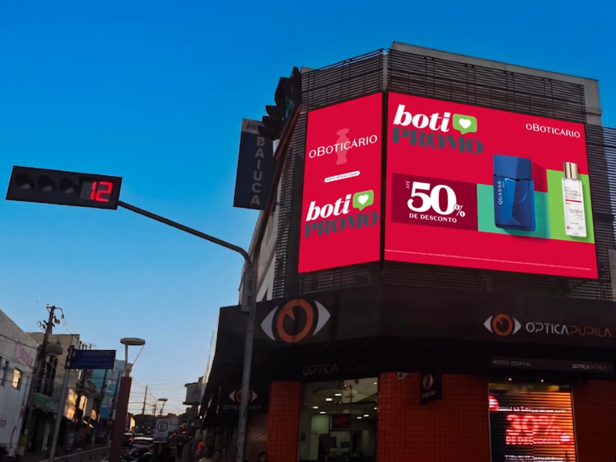 Instalação do painel central de LED da AllDoor em Avaré