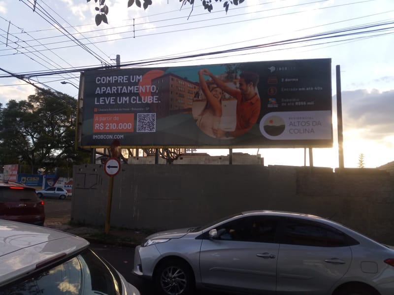 Outdoor da AllDoor próximo ao quartel do corpo de bombeiros